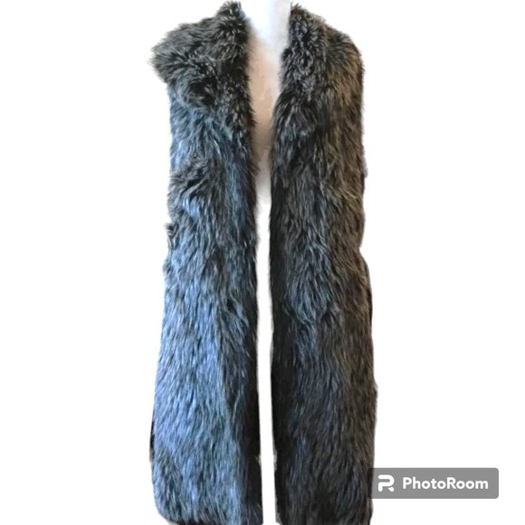 Du Monde Women's Faux Fur Sleeveless Jacket - Picture 2 of 8